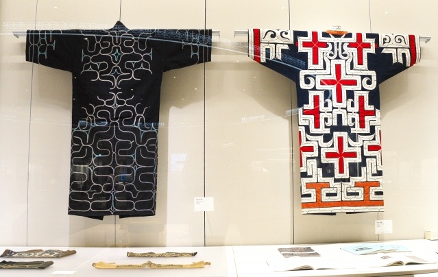 アイヌの衣装の画像